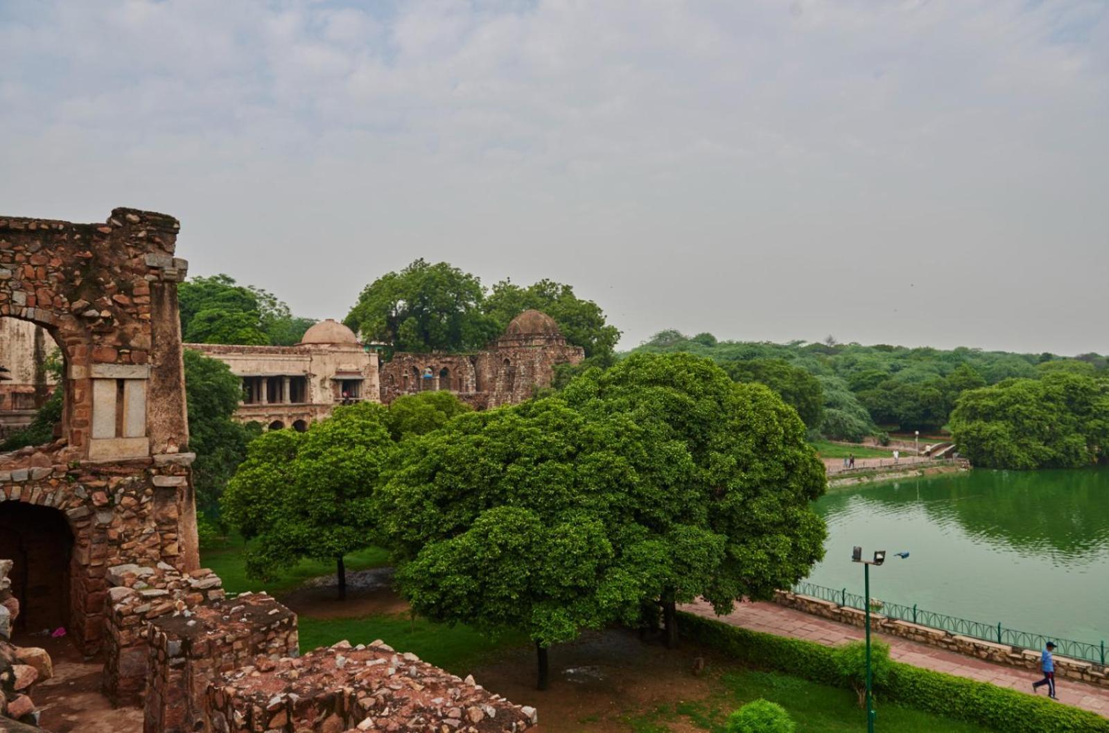 Minimalist One Hauz Khas Village New Delhi Exterior photo