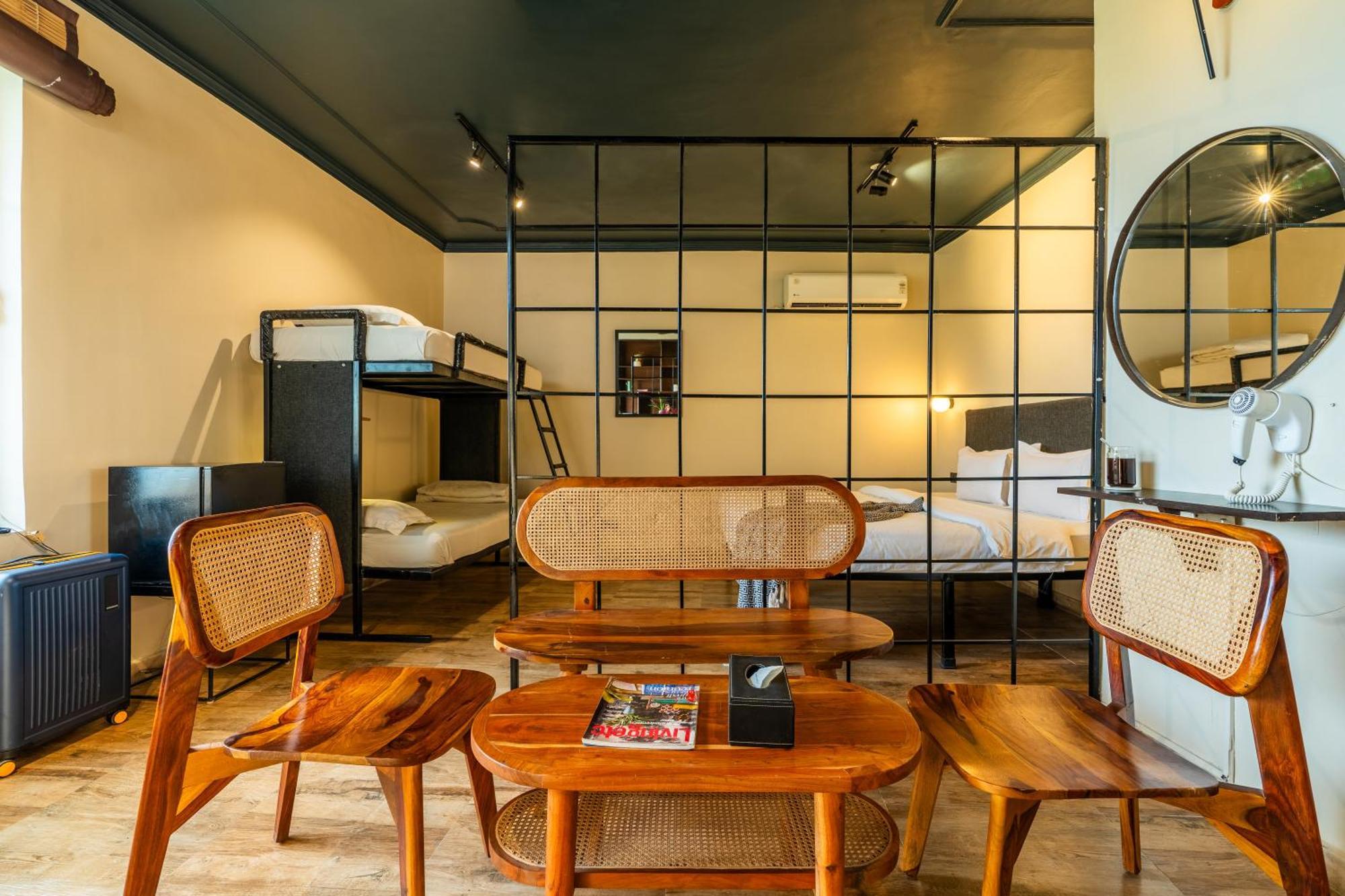 Minimalist One Hauz Khas Village New Delhi Exterior photo