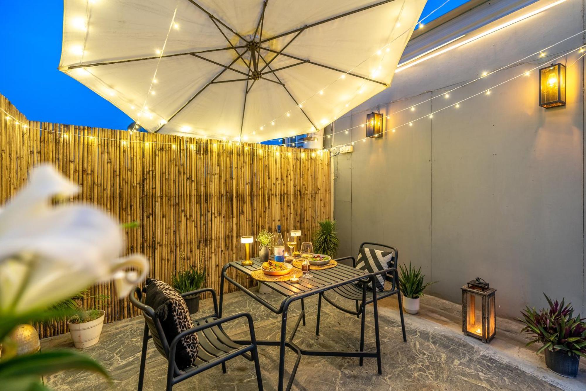 Minimalist One Hauz Khas Village New Delhi Exterior photo