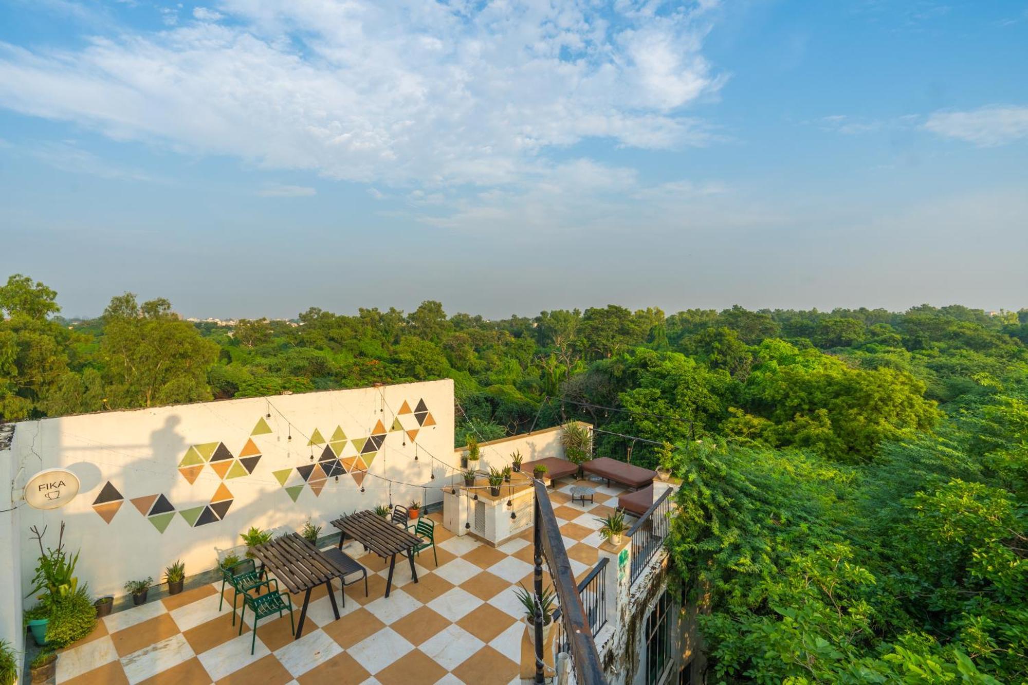 Minimalist One Hauz Khas Village New Delhi Exterior photo