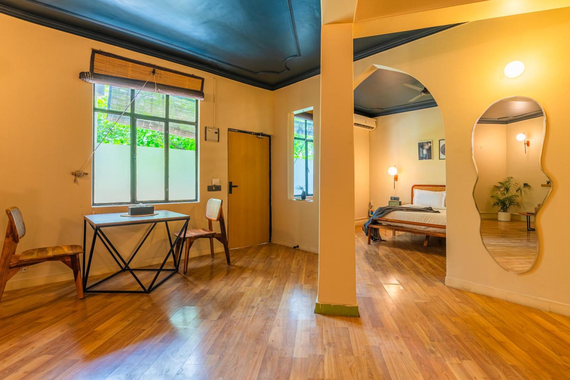 Minimalist One Hauz Khas Village New Delhi Exterior photo