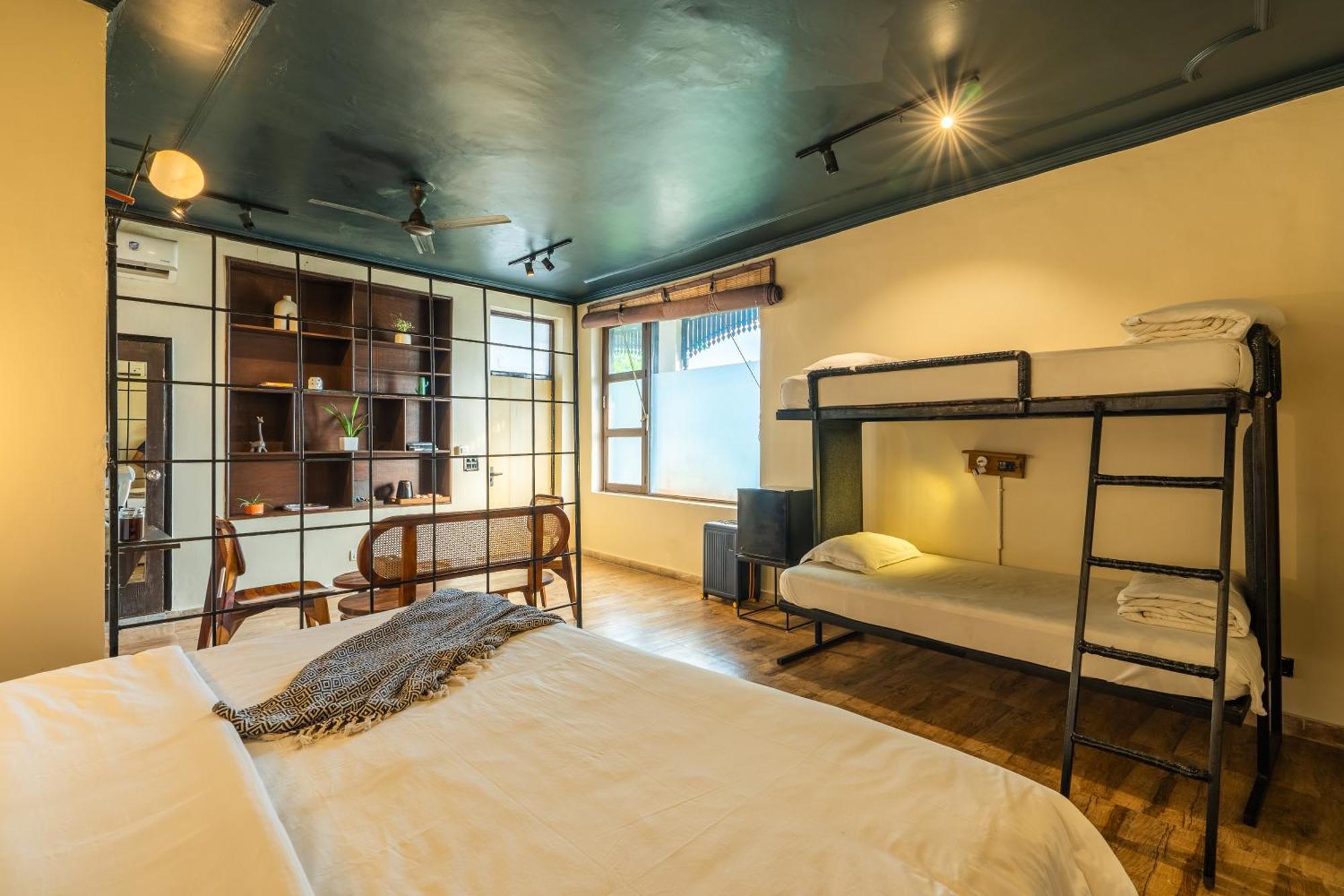 Minimalist One Hauz Khas Village New Delhi Exterior photo