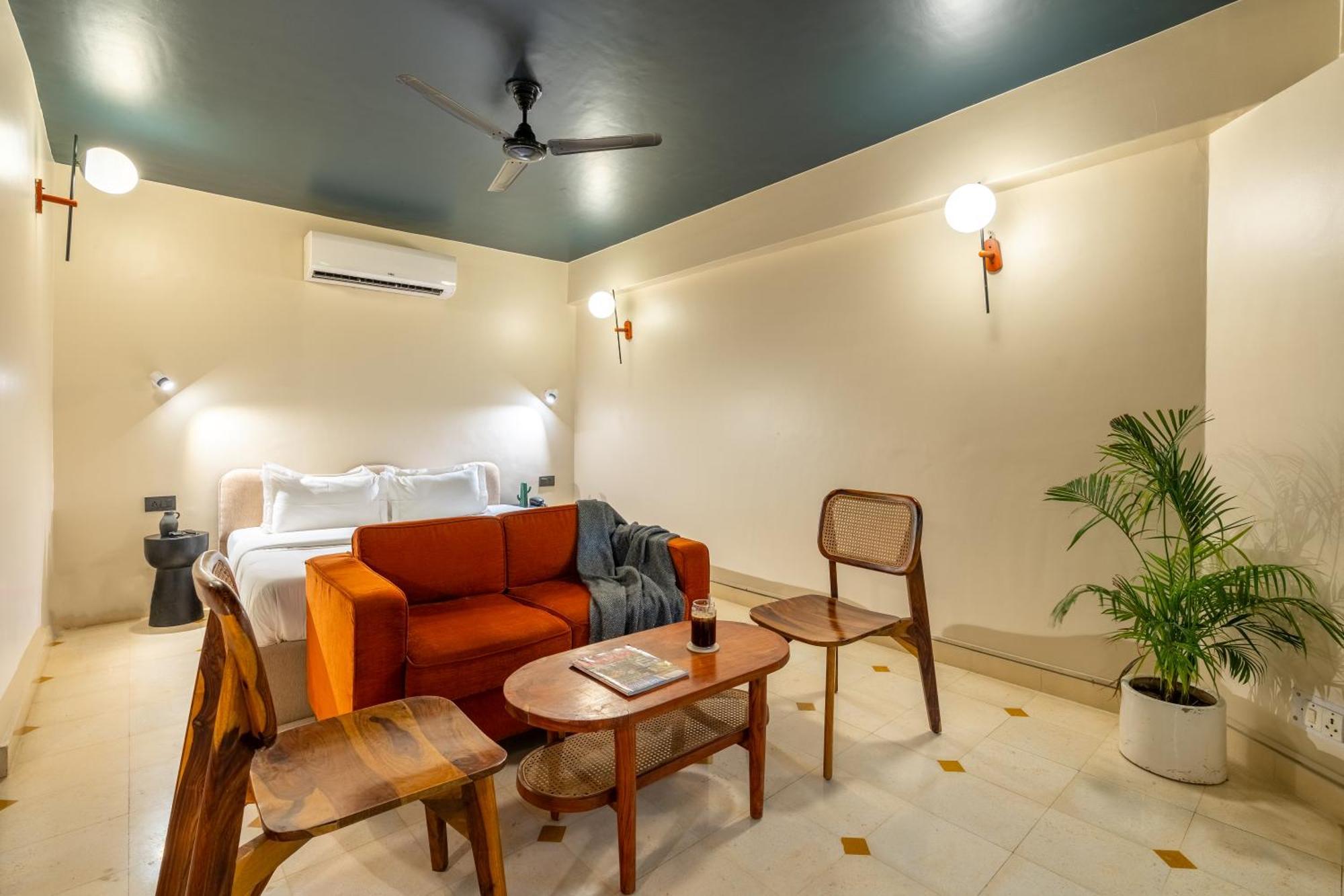 Minimalist One Hauz Khas Village New Delhi Exterior photo