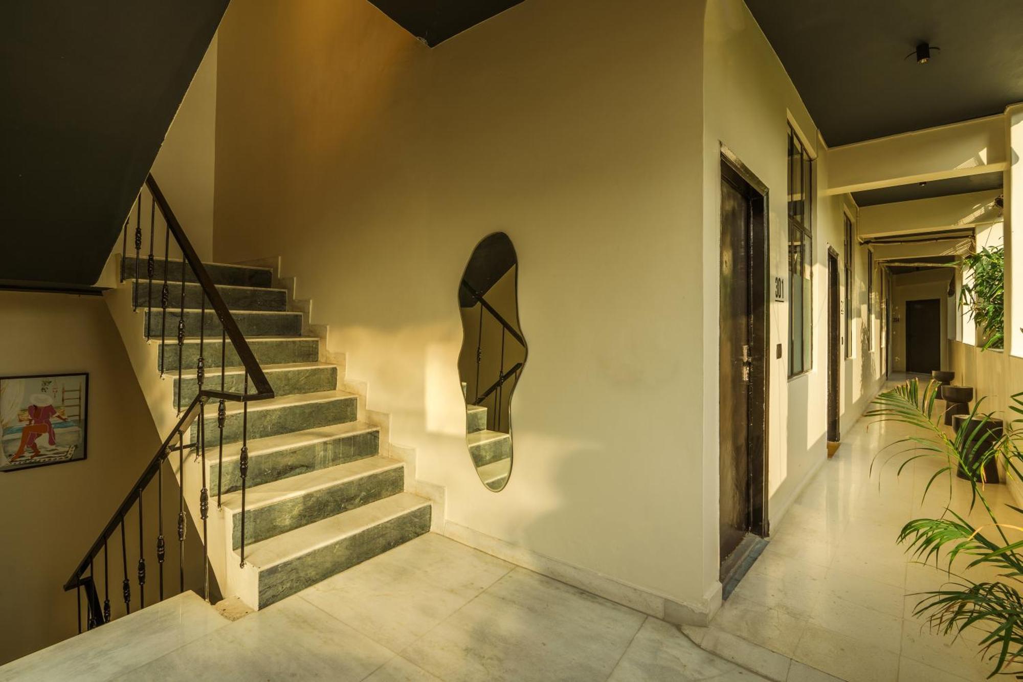 Minimalist One Hauz Khas Village New Delhi Exterior photo