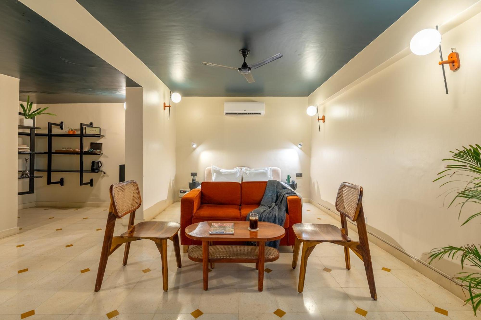 Minimalist One Hauz Khas Village New Delhi Exterior photo