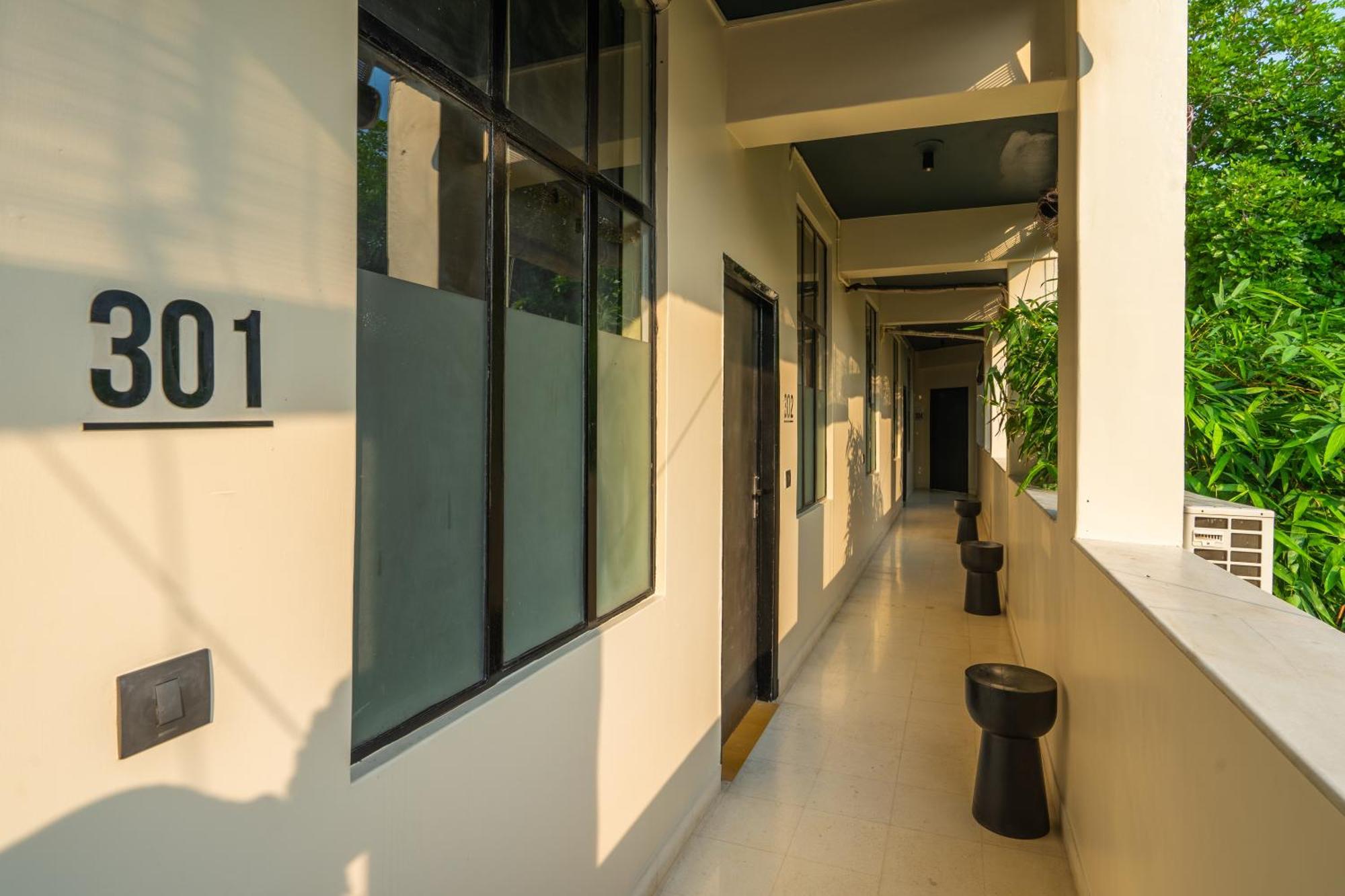 Minimalist One Hauz Khas Village New Delhi Exterior photo