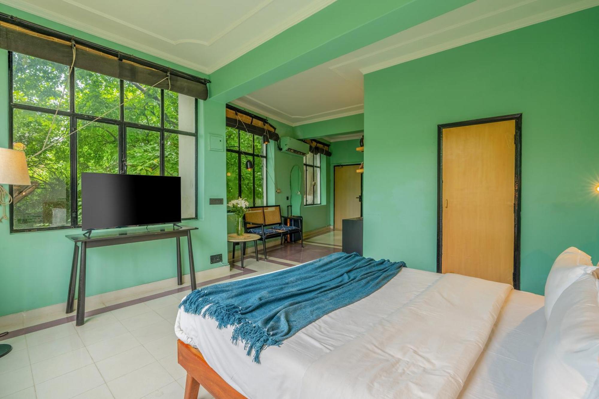 Minimalist One Hauz Khas Village New Delhi Exterior photo