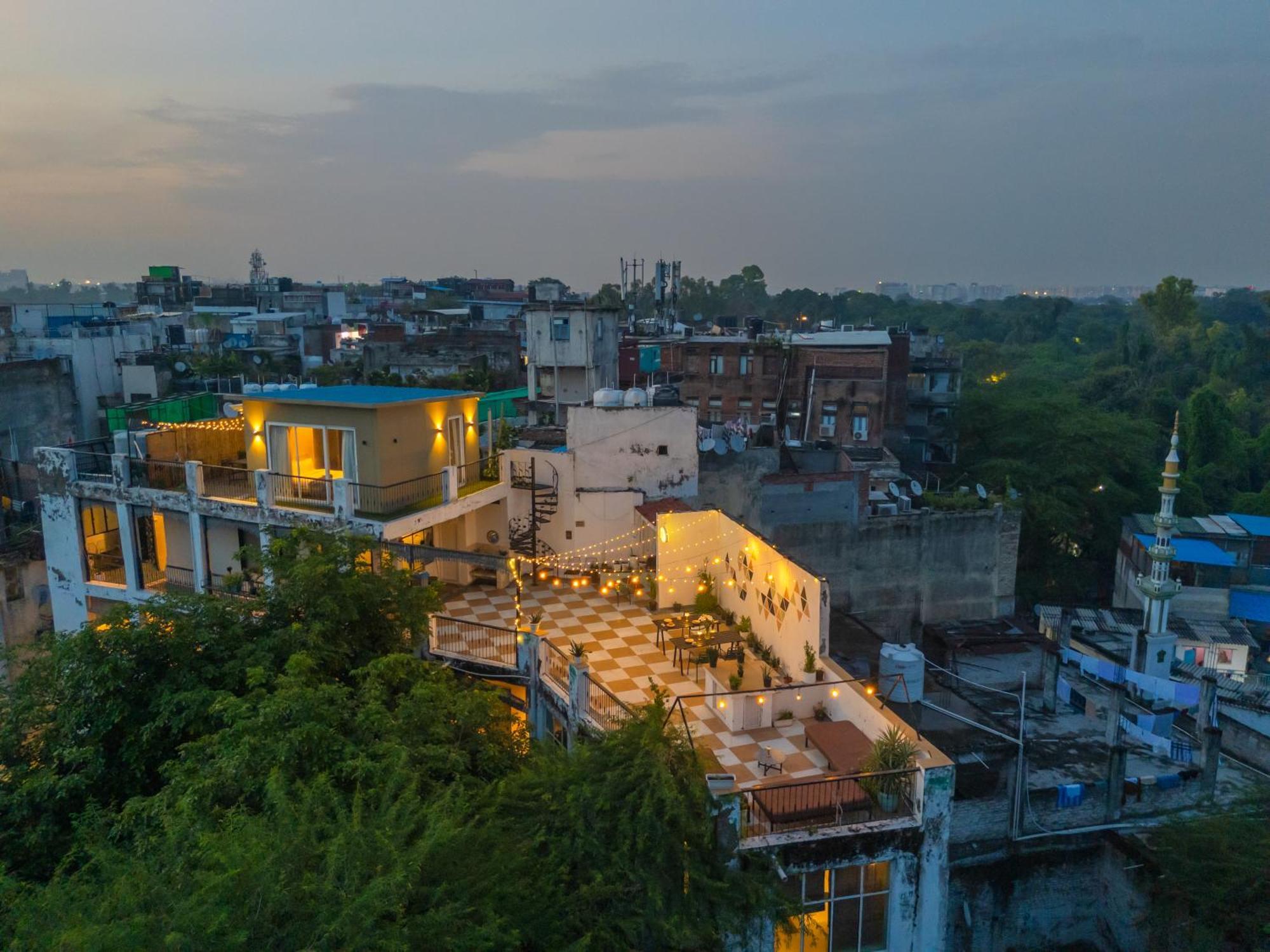 Minimalist One Hauz Khas Village New Delhi Exterior photo