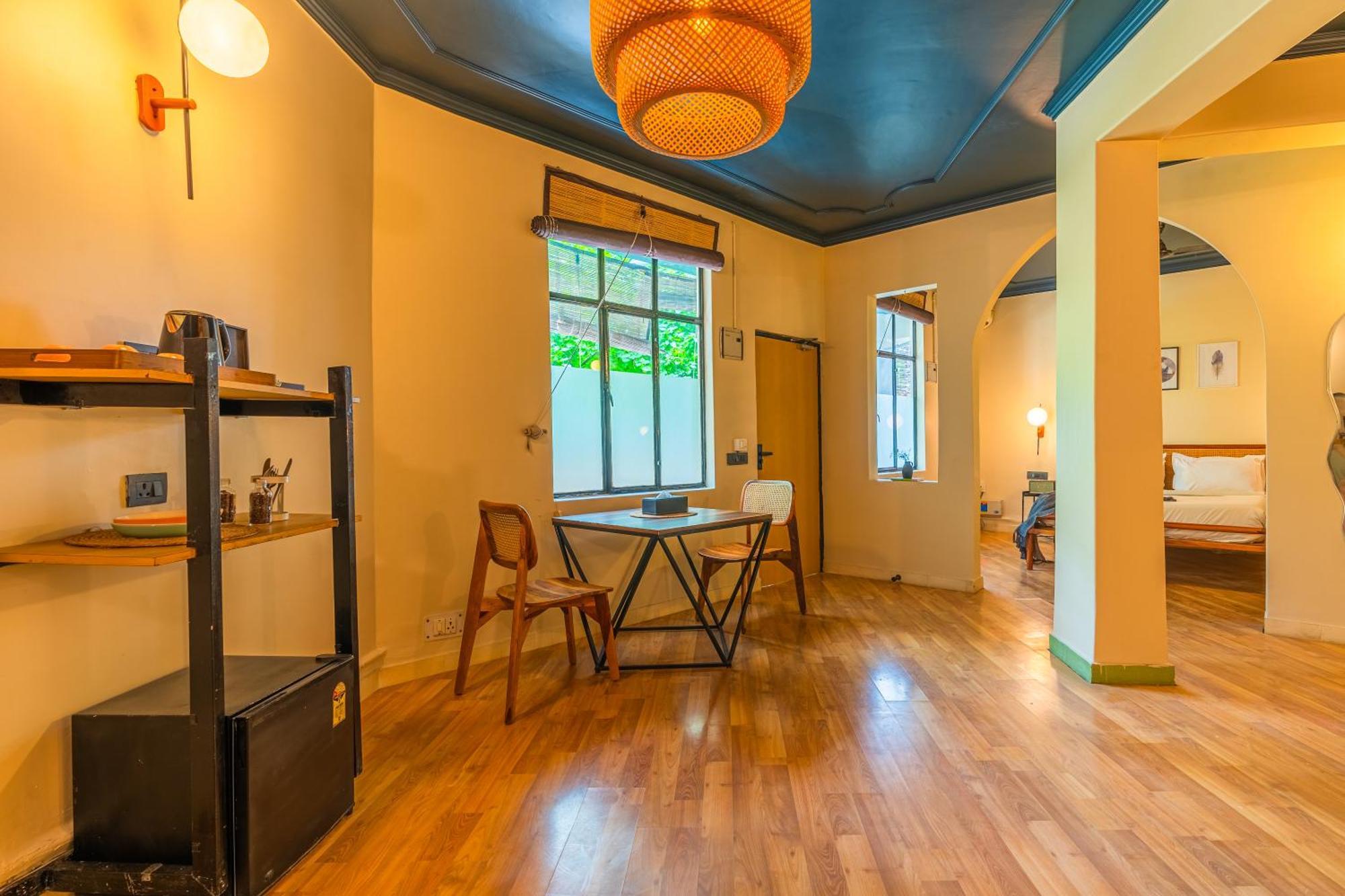 Minimalist One Hauz Khas Village New Delhi Exterior photo