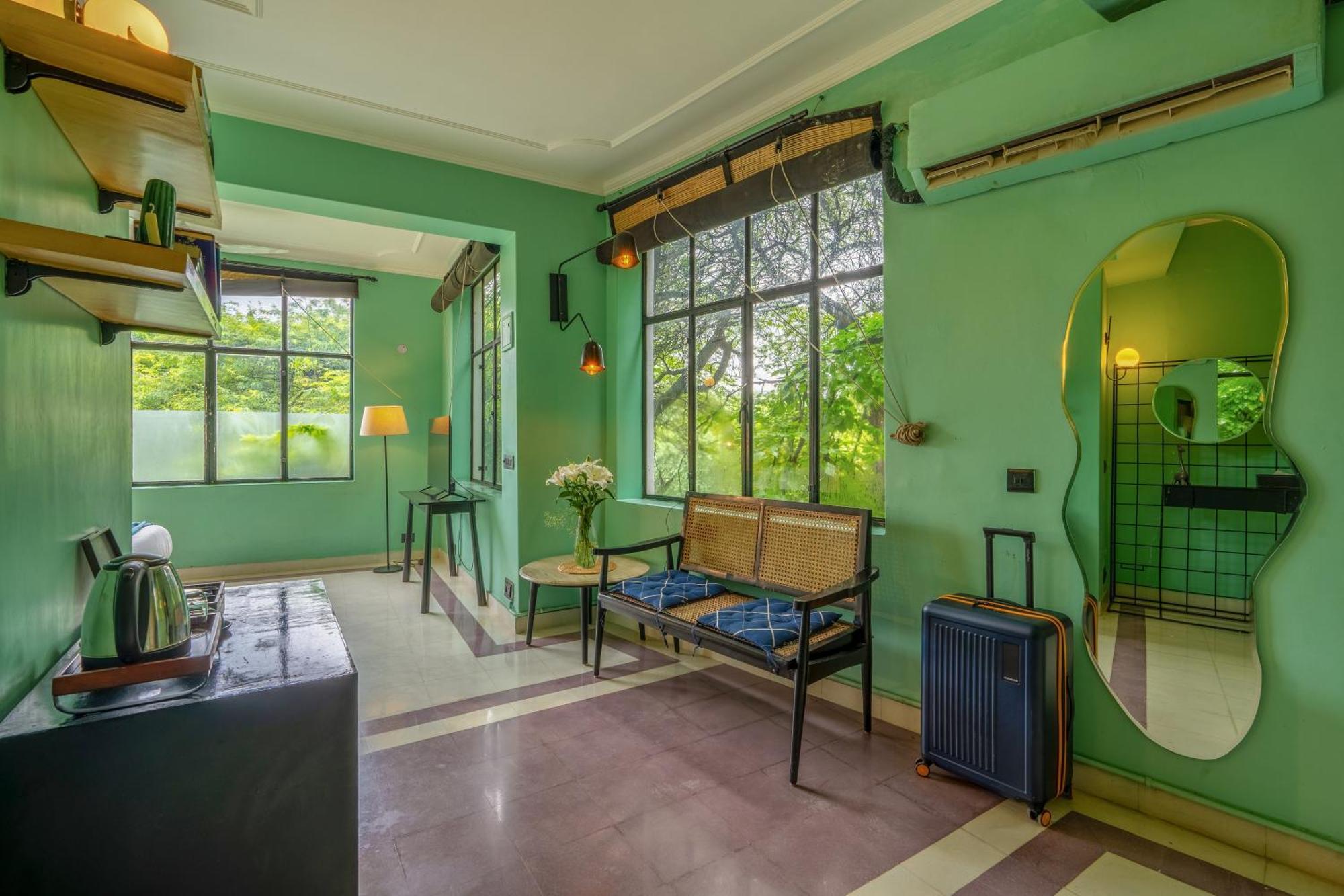 Minimalist One Hauz Khas Village New Delhi Exterior photo